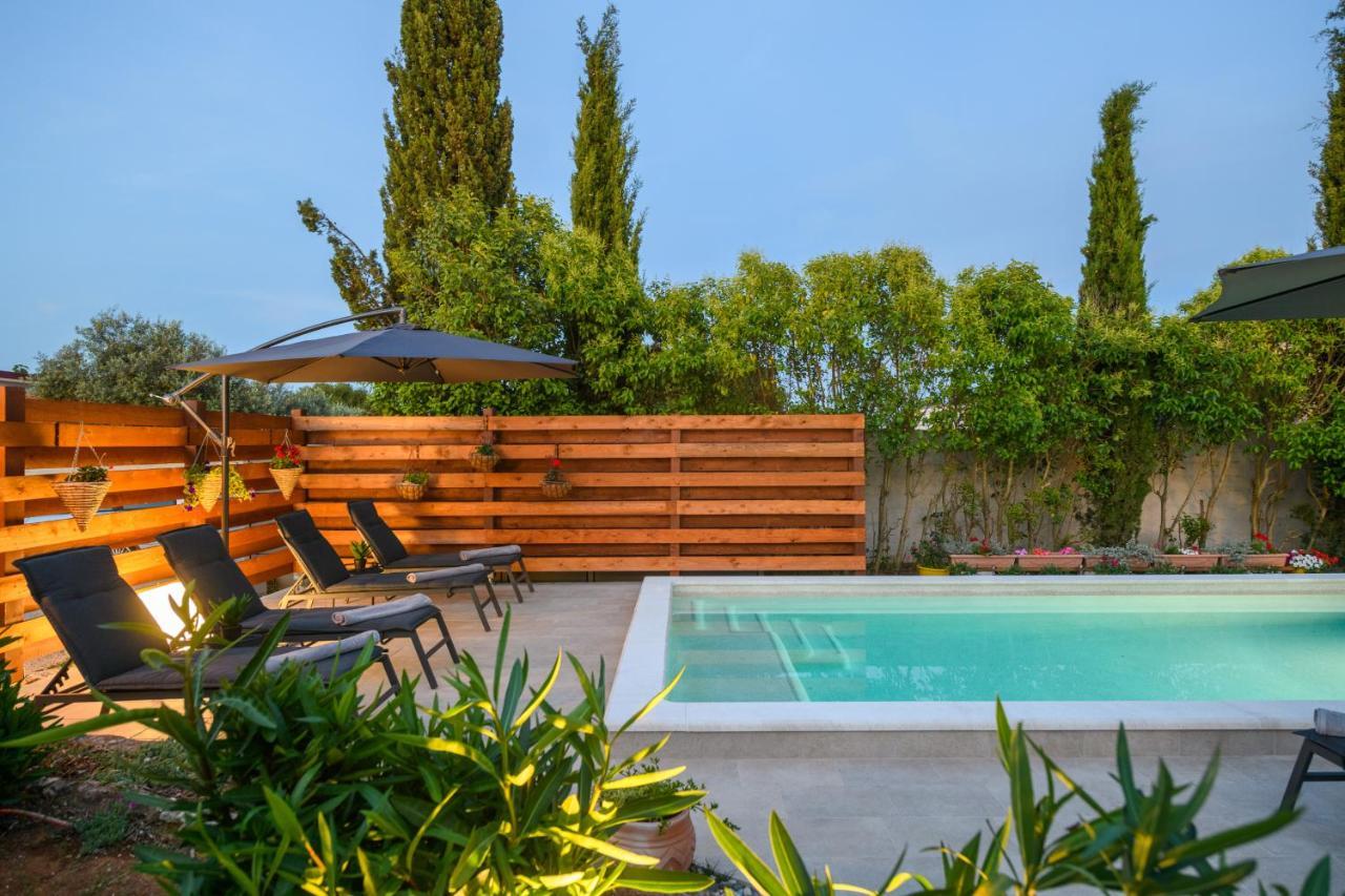 Haus Rustica Villa Pula Exterior photo